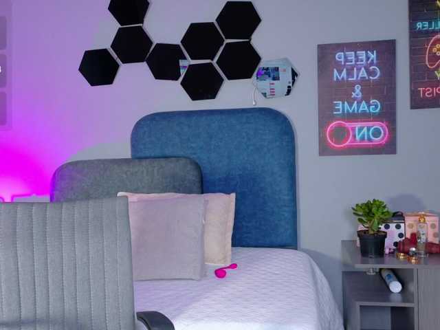 MiaCullens live cam on BongaCams