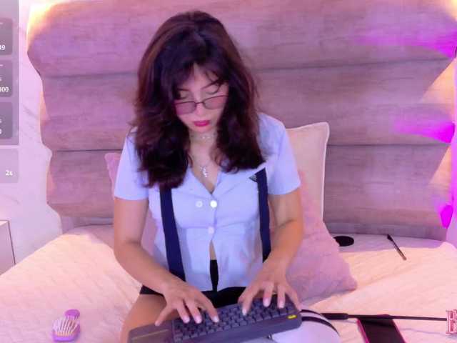 MiaCullens live cam on BongaCams