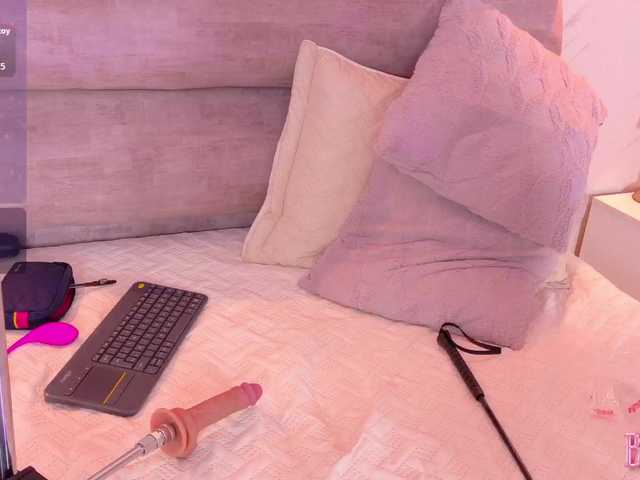 MiaCullens live cam on BongaCams