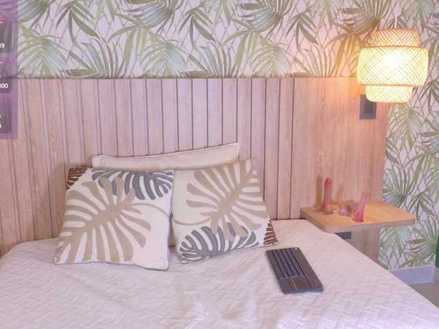 MiaCullens live cam on BongaCams
