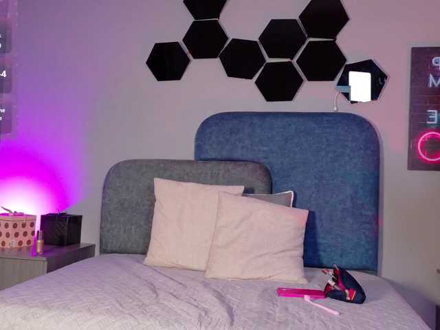 MiaCullens live cam on BongaCams