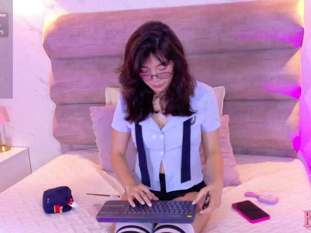 MiaCullens live cam on BongaCams