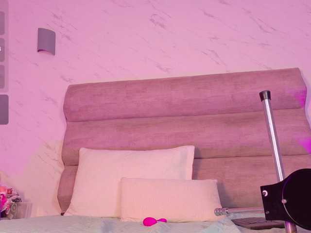 MiaCullens live cam on BongaCams