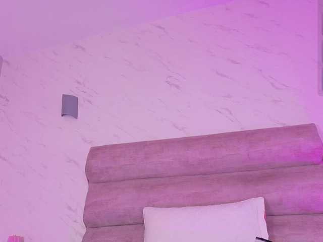 MiaCullens live cam on BongaCams