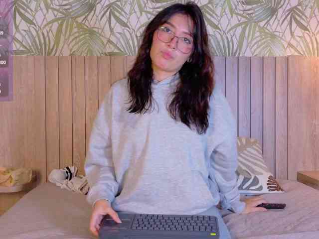 MiaCullens webcam