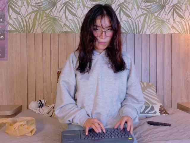 MiaCullens webcam