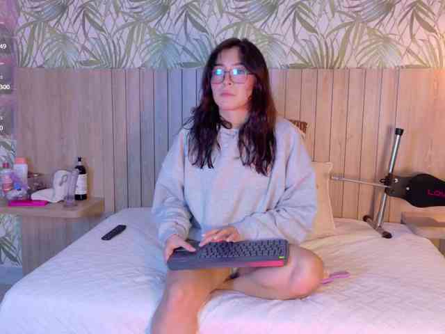 MiaCullens webcam