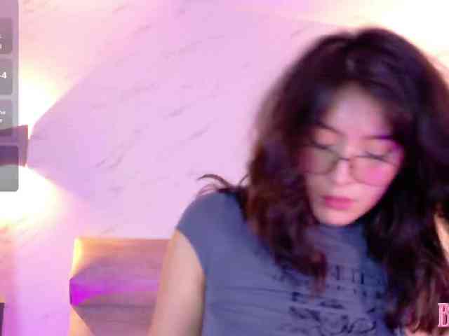 MiaCullens webcam