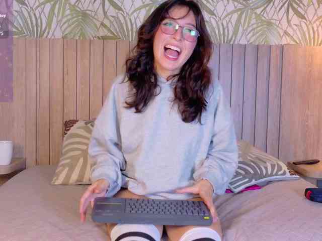 MiaCullens webcam