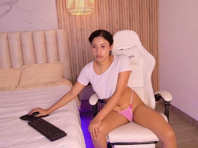 IsabellQuintero live cam on BongaCams