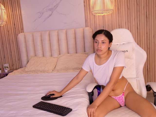 IsabellQuintero live cam on BongaCams