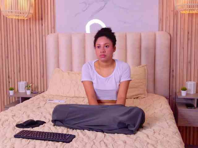 IsabellQuintero Live Webcam on BongaCams