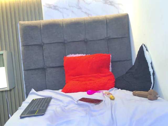 Pearl-Kitty live cam on BongaCams