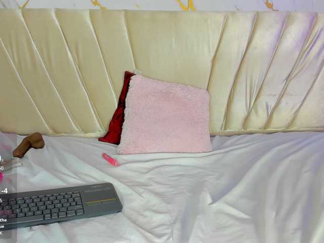 Pearl-Kitty live cam on BongaCams