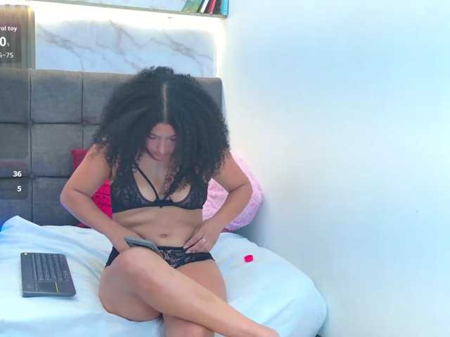 Pearl-Kitty live cam on BongaCams