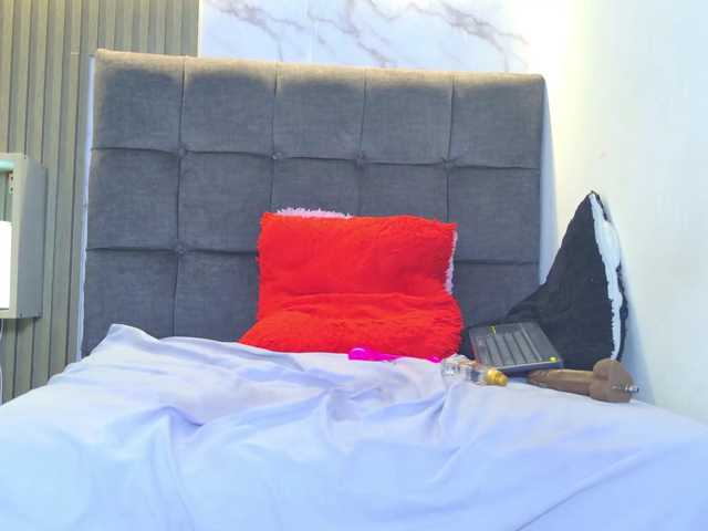 Pearl-Kitty live cam on BongaCams