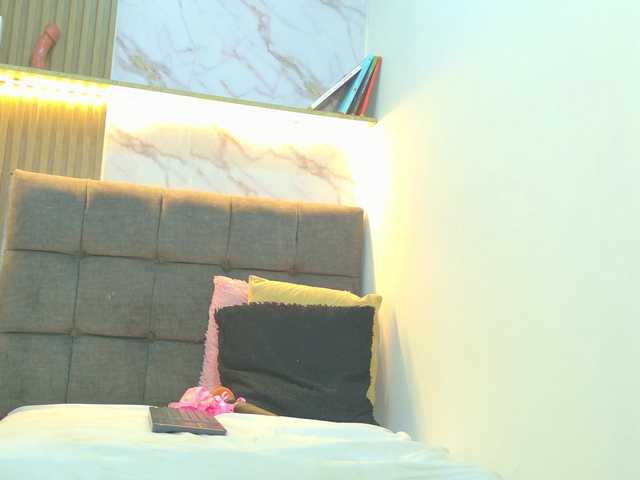 Pearl-Kitty live cam on BongaCams