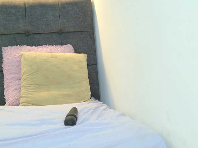 Pearl-Kitty live cam on BongaCams