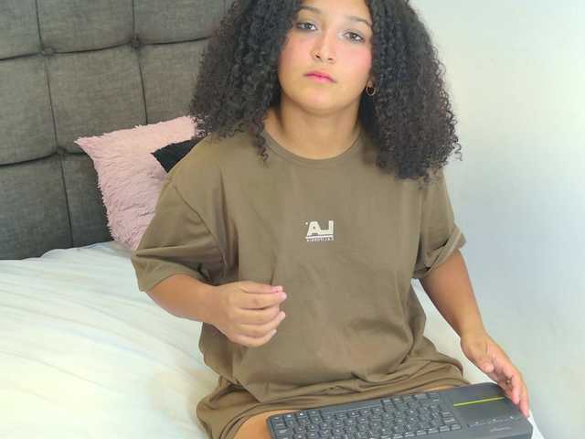 Pearl-Kitty live cam on BongaCams