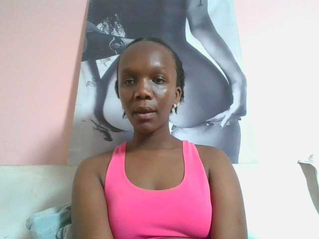 Naughtypetite1 live cam on BongaCams