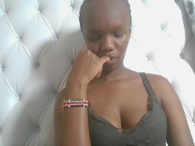Naughtypetite1 live cam on BongaCams