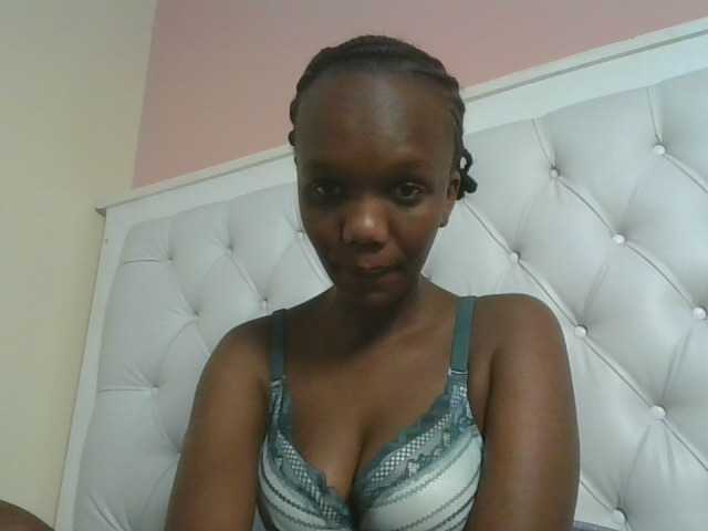 Naughtypetite1 live cam on BongaCams