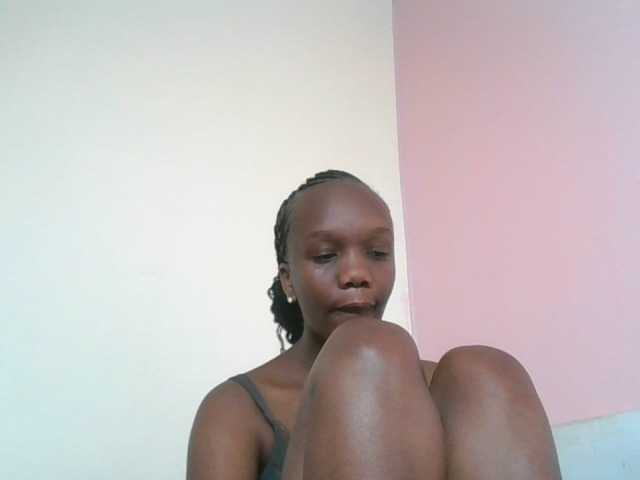 Naughtypetite1 live cam on BongaCams