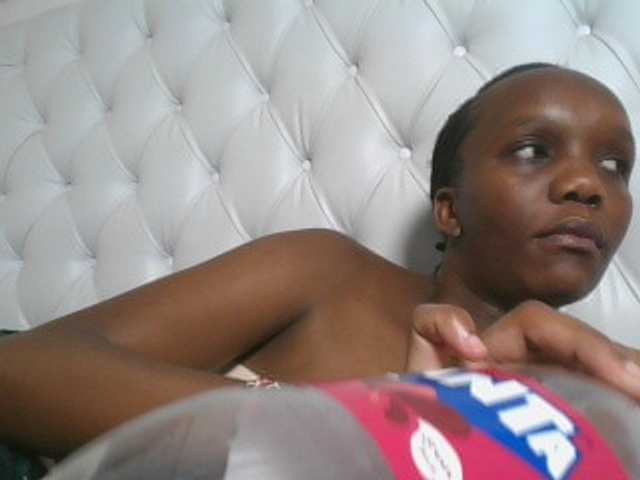 Naughtypetite1 live cam on BongaCams