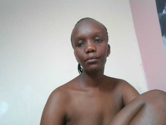 Naughtypetite1 live cam on BongaCams