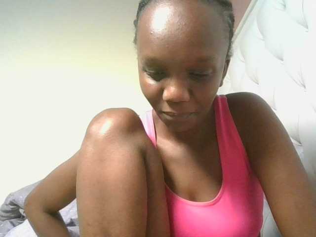 Naughtypetite1 live cam on BongaCams