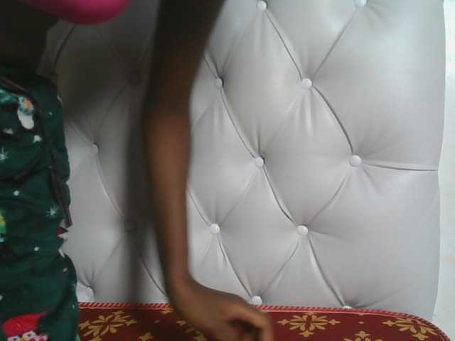 Naughtypetite1 live cam on BongaCams