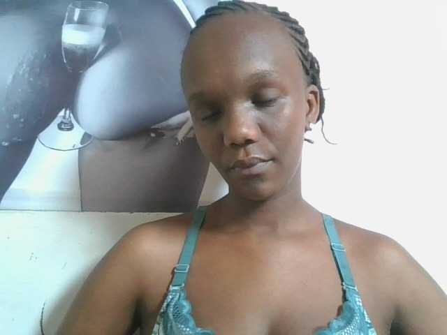 Naughtypetite1 live cam on BongaCams