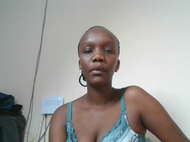 Naughtypetite1 live cam on BongaCams