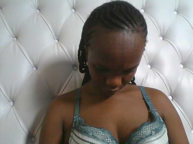 Naughtypetite1 live cam on BongaCams