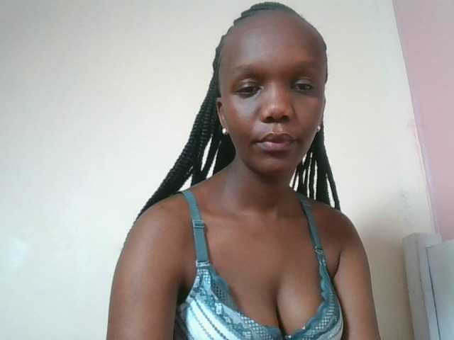 Naughtypetite1 live cam on BongaCams