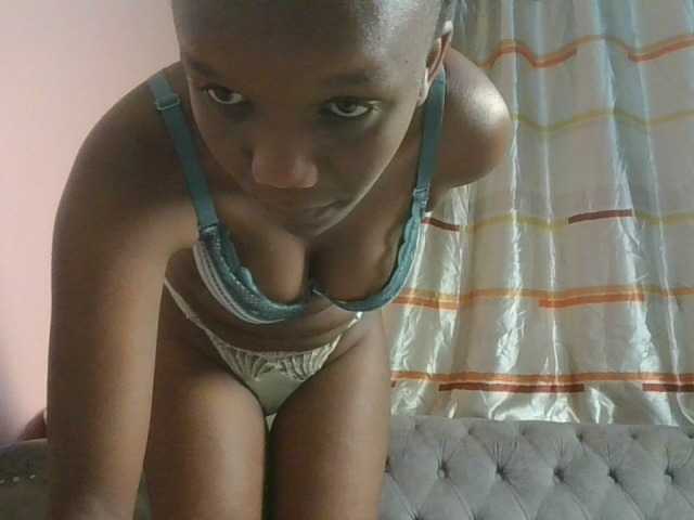 Naughtypetite1
