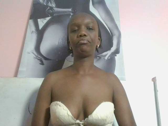 Naughtypetite1 webcam