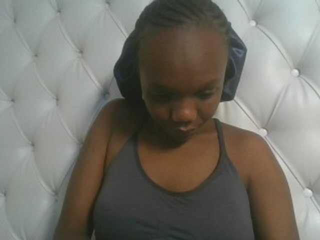 Naughtypetite1 live cam on BongaCams