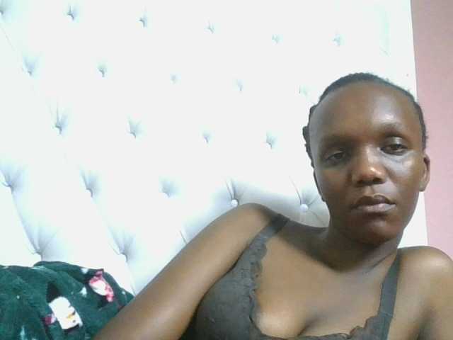 Naughtypetite1 live cam on BongaCams
