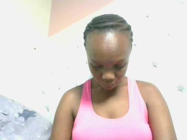 Naughtypetite1 live cam on BongaCams