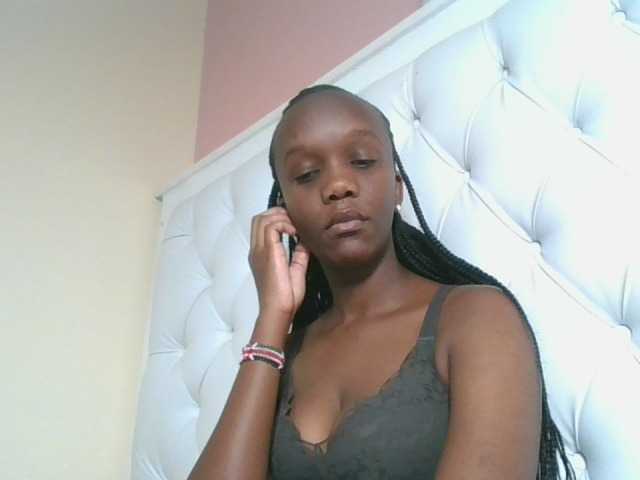 Naughtypetite1 live cam on BongaCams