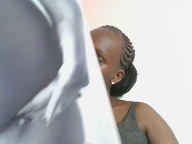 Naughtypetite1 live cam on BongaCams