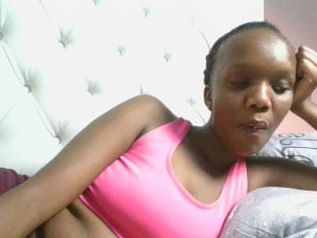 Naughtypetite1 live cam on BongaCams