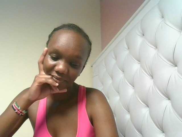 Naughtypetite1 live cam on BongaCams