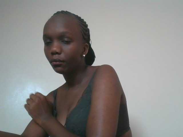Naughtypetite1 live cam on BongaCams