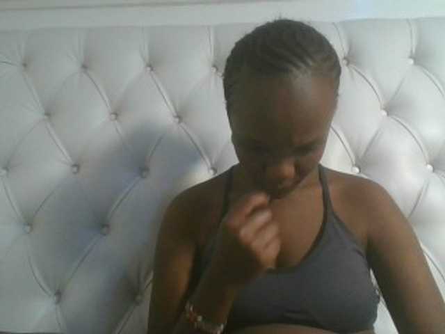 Naughtypetite1 live cam on BongaCams
