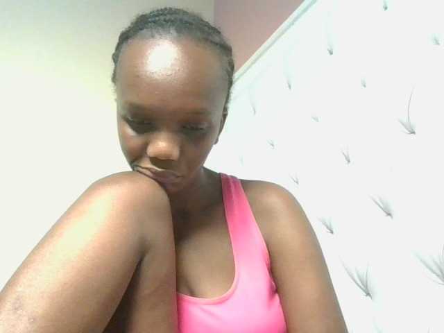 Naughtypetite1 live cam on BongaCams