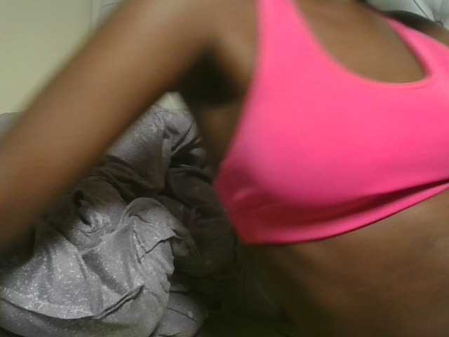 Naughtypetite1 live cam on BongaCams