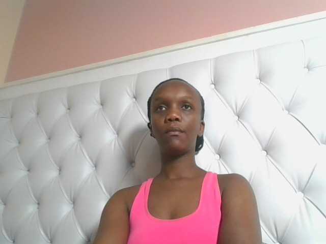 Naughtypetite1 live cam on BongaCams