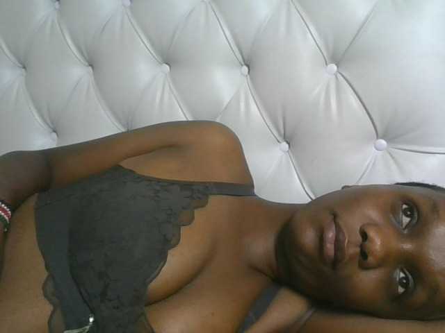 Naughtypetite1 live cam on BongaCams